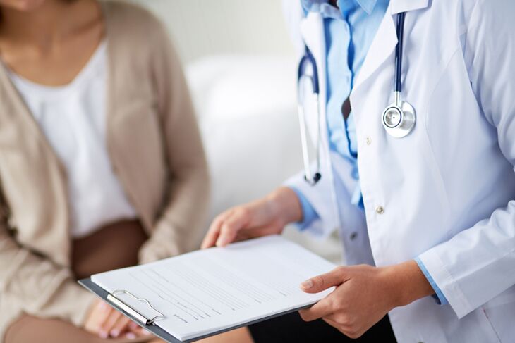 Pacientas, sergantis gimdos kaklelio osteochondrozės simptomais, konsultavo su gydytoju
